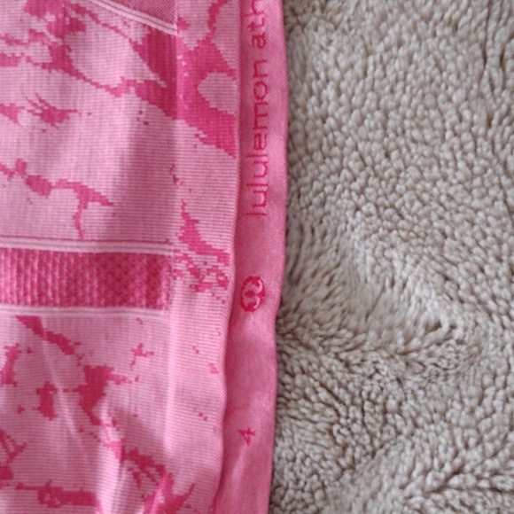 Lululemon tank - Picture 2 of 3